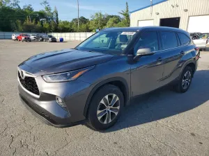 Toyota Highlander 3.5L 6 2021
