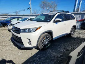 Toyota Highlander 3.5L 6 2017