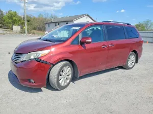 Toyota Sienna 3.5L 6 2015