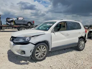 Volkswagen Tiguan 2.0L 4 2013