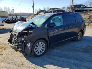 Toyota Sienna 3.5L 6 2012