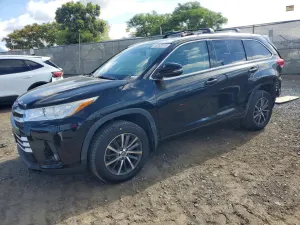 Toyota Highlander 3.5L 6 2017
