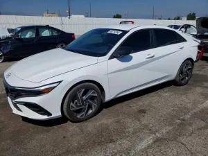 Hyundai Elantra 2.0L 4 2025