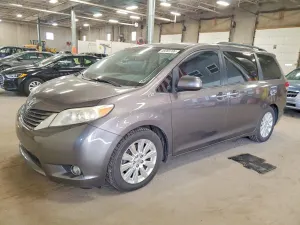 Toyota Sienna 3.5L 6 2011