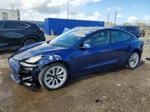 Tesla Model 3 2022