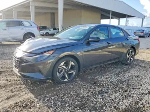 Hyundai Elantra 2.0L 4 2023