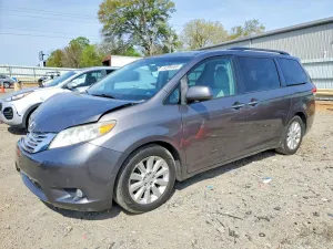Toyota Sienna 3.5L 6 2011