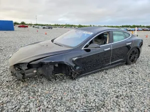 Tesla Model S 2015