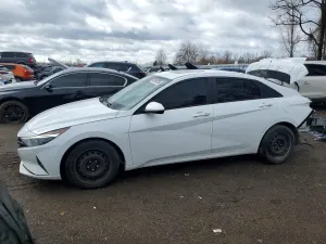 Hyundai Elantra 2.0L 4 2022