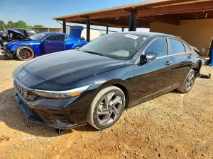 Hyundai Elantra 2.0L 4 2025