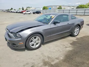 Ford Mustang 3.7L 6 2014