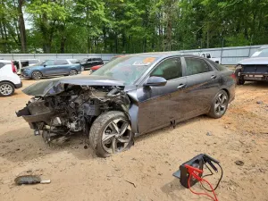 Hyundai Elantra 2.0L 4 2023