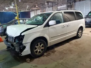 Chrysler Town & Country 3.8L 6 2010