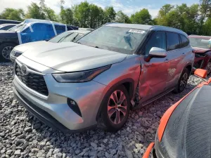 Toyota Highlander 3.5L 6 2021