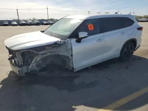 Toyota Highlander 2.4L 4 2023