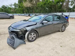 Hyundai Elantra 2.0L 4 2025
