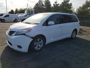 Toyota Sienna 3.5L 6 2014