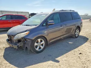 Toyota Sienna 3.5L 6 2013