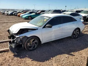 Hyundai Elantra 2.0L 4 2025