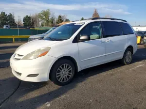 Toyota Sienna 3.5L 6 2010