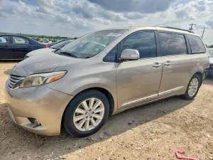 Toyota Sienna 3.5L 6 2016