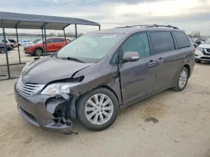 Toyota Sienna 3.5L 6 2013