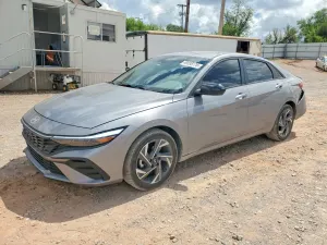 Hyundai Elantra 2.0L 4 2025