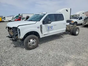 Ford F-350 6.7L 8 2025