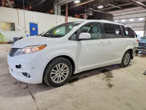 Toyota Sienna 3.5L 6 2012