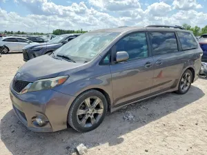 Toyota Sienna 3.5L 6 2011