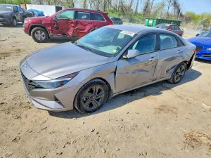 Hyundai Elantra 2.0L 4 2022