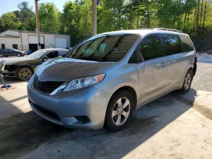 Toyota Sienna 3.5L 6 2017