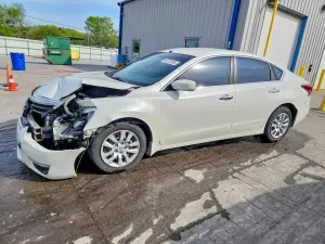 Nissan Altima 2.5L 4 2015