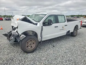 Ford F-250 6.8L 8 2024