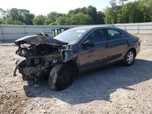 Toyota Camry BASE 2.5L 4 2011