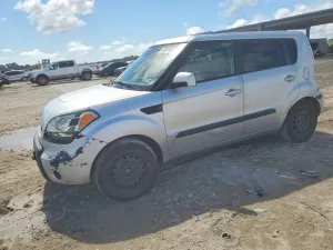 Kia Soul 2.0L 4 2011