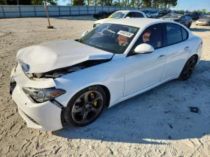 Alfa Romeo Giulia 2.0L 4 2018
