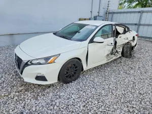 Nissan Altima 2.5L 4 2020