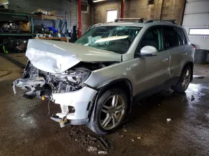 Volkswagen Tiguan 2.0L 4 2012