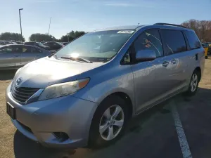 Toyota Sienna 3.5L 6 2012