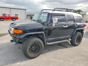 Toyota FJ Cruiser 4.0L 6 2012