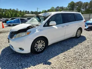 Toyota Sienna 3.5L 6 2013