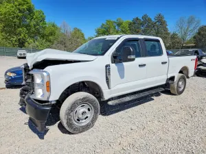 Ford F-250 6.8L 8 2025