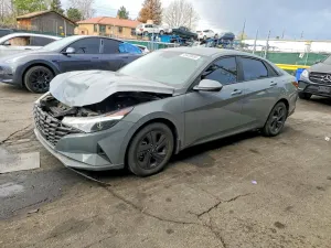 Hyundai Elantra 2.0L 4 2022