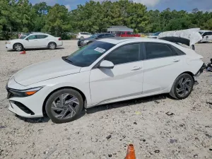 Hyundai Elantra 2.0L 4 2025