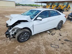 Hyundai Elantra 2.0L 4 2024