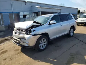 Toyota Highlander 3.5L 6 2013