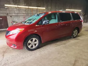Toyota Sienna 3.5L 6 2014