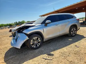 Toyota Highlander 2.4L 4 2023