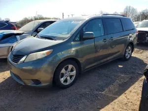Toyota Sienna 3.5L 6 2011